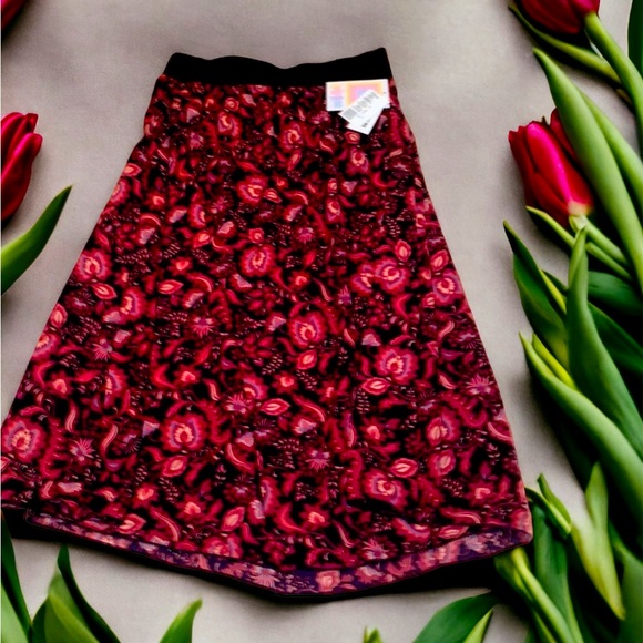 LuLaRoe Dresses & Skirts - Lularoe Lola Skirt - Small